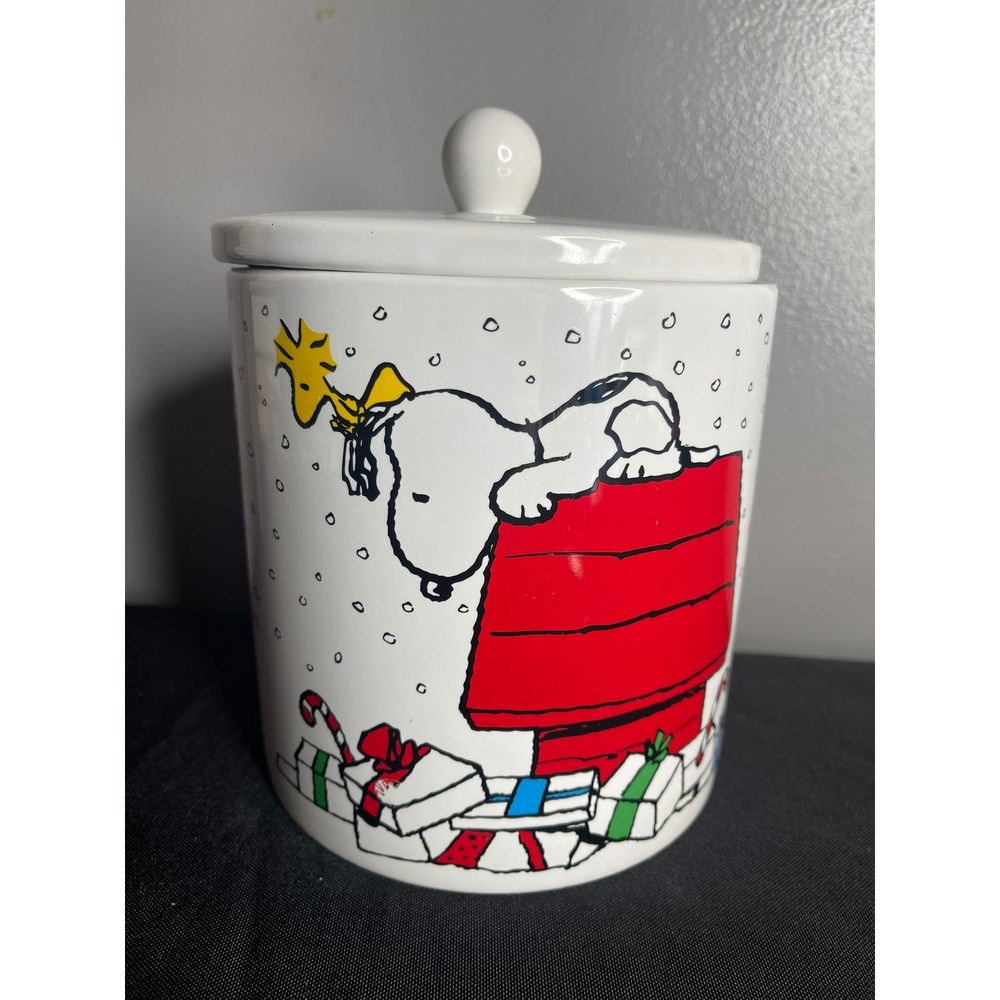 Peanuts Snoopy Christmas Ceramic Treat Jar Zrike Brands Holiday Doghouse White